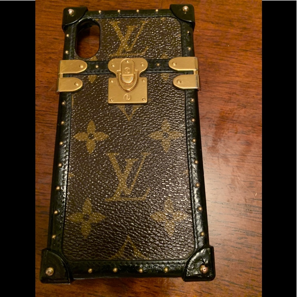 Authentic X/XS Luise Vuitton phone cover